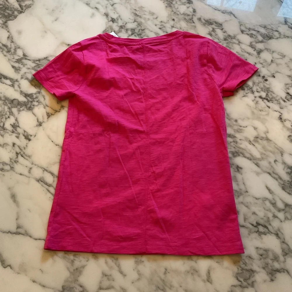 NWT J.Crew Short Sleeve Girlfriend Tee Hot Pink Sz XS Stubborn Tape On Collar - Picture 3 of 5